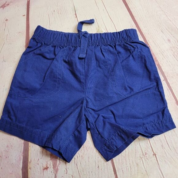 Carter's shorts,  9 mo - Picture 1 of 3